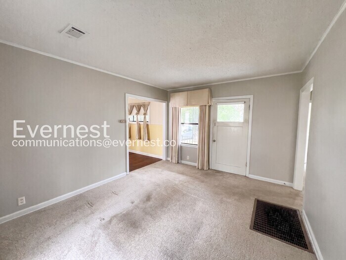 Building Photo - 6700 Westover Dr