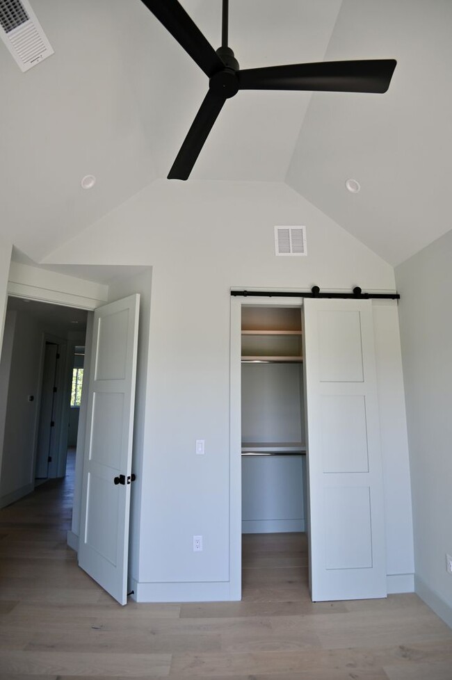 Building Photo - South Austin Oasis