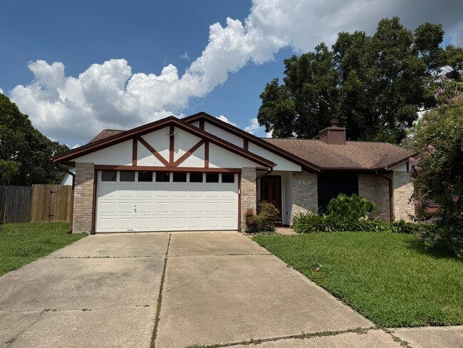 Building Photo - 515 Tresvant Dr
