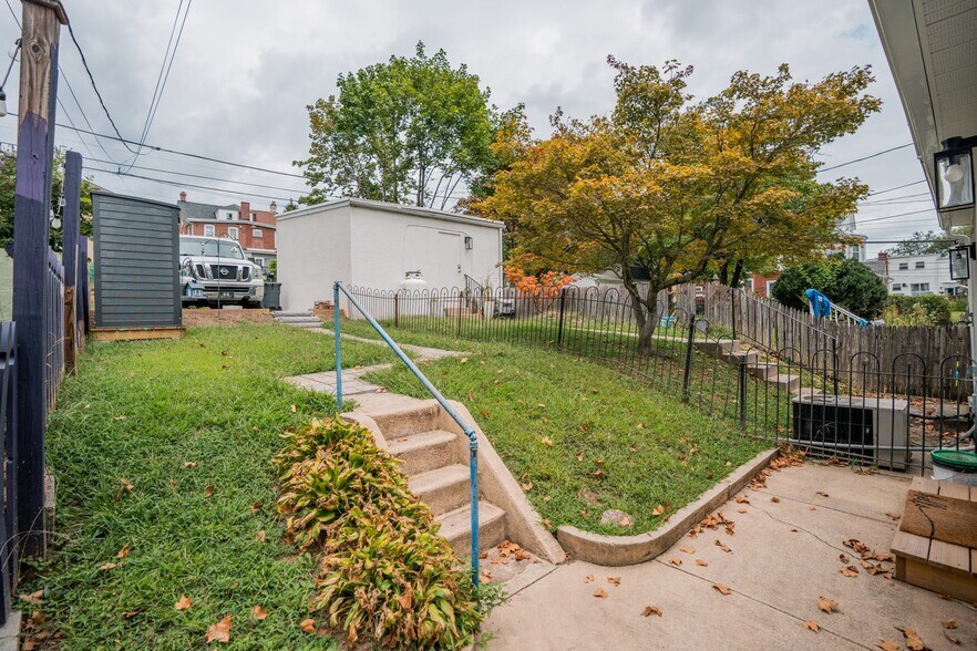 Building Photo - 417 Vanderslice St