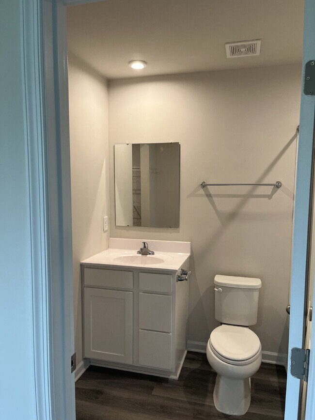 Building Photo - 1607 Mountain Ash Ln