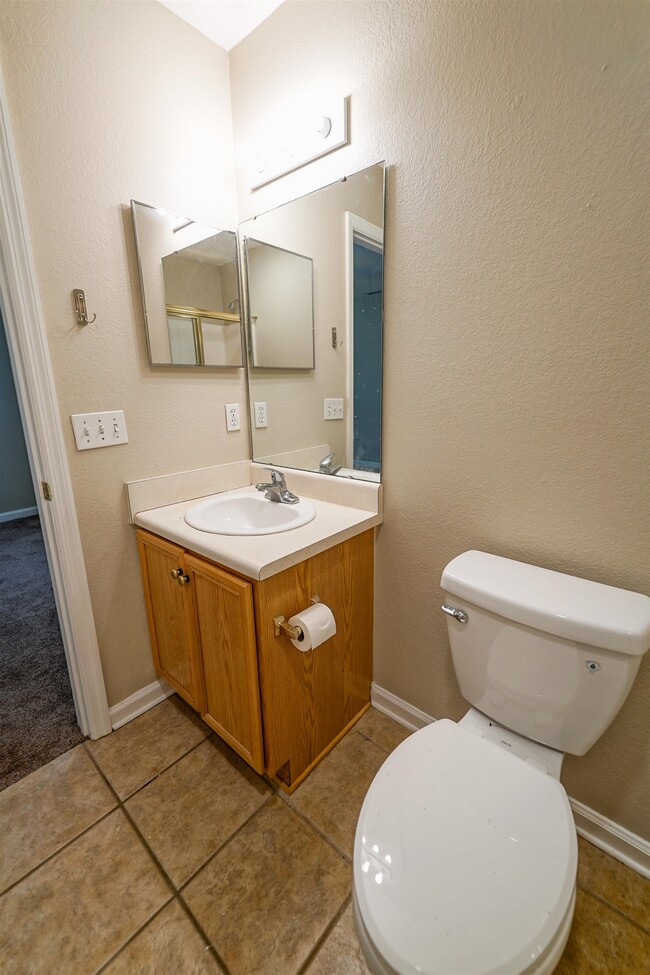 Building Photo - 2738 W Tharpe St