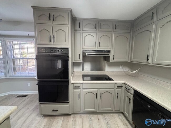 Building Photo - 1305 Hiwan Trail SE