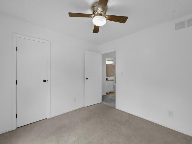 Building Photo - 6880 Pine Bark Ln