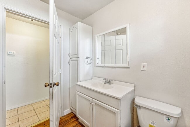 Building Photo - 1391 N Paddock Ave