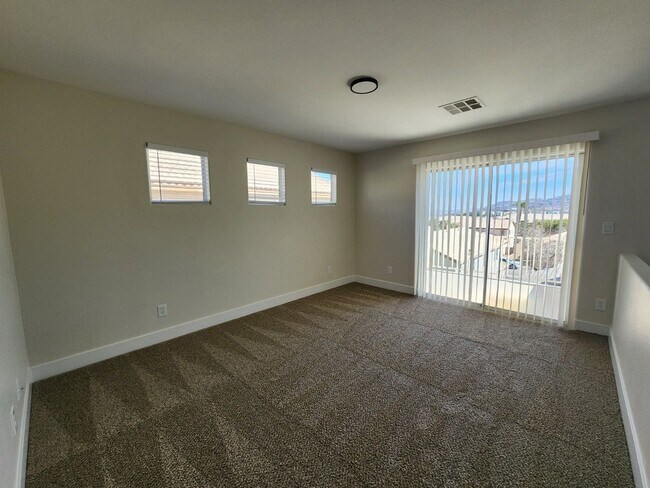 Building Photo - In the Heart of Green Valley Ranch