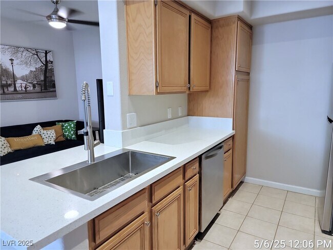 Building Photo - 7135 Durango Dr