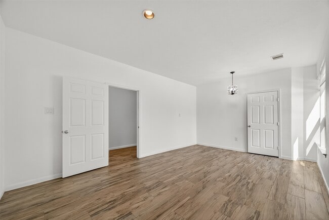 Building Photo - 13019 Foxwood Creek Ln