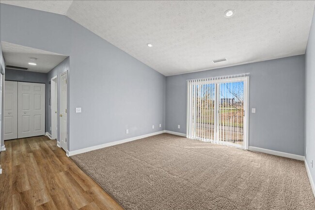 Building Photo - Cross Pointe Business Park***Walking Distance to Costco***2 Bedroom Apartment Promenade Developme...