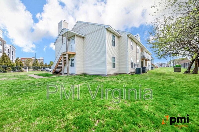 Building Photo - 631 Bluff Ct