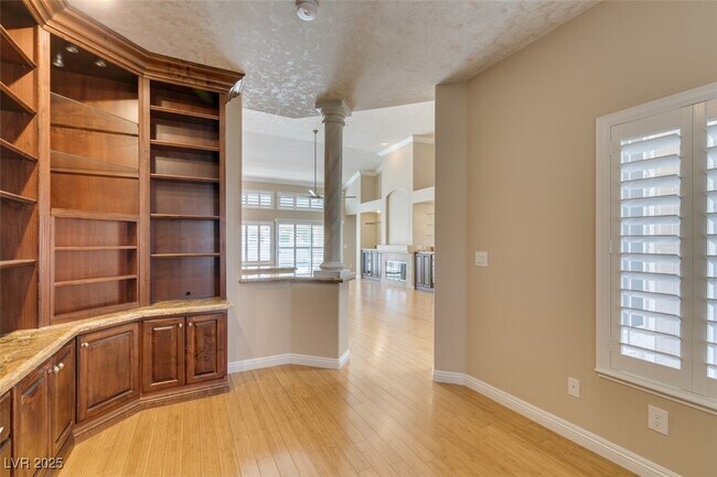 Building Photo - 1841 Indian Bend Dr