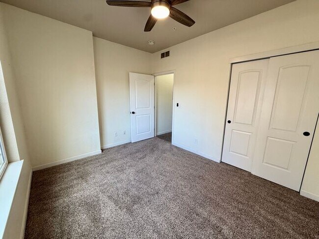 Building Photo - Fantastic 2 Bedroom, 2 Bath Ground Level Condo With Detached Garage in Loveland, Colorado