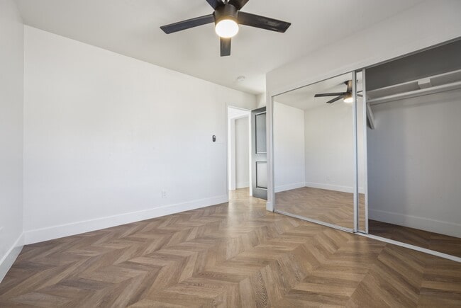 Building Photo - 5916 Walnut Ave