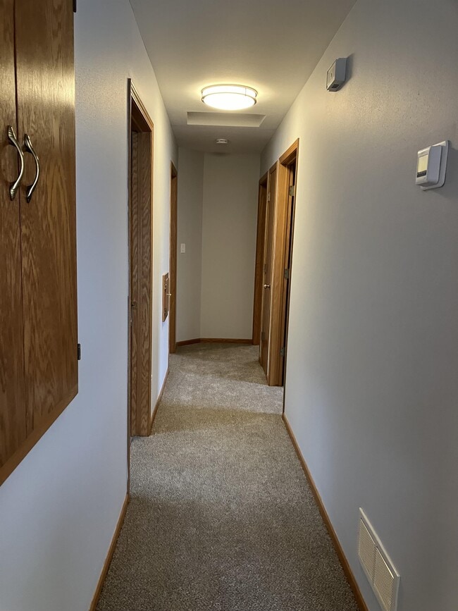 Building Photo - 1442 Oriole Dr
