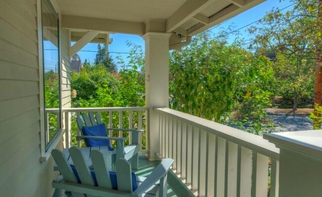Building Photo - 2 bedroom in Seattle WA 98103