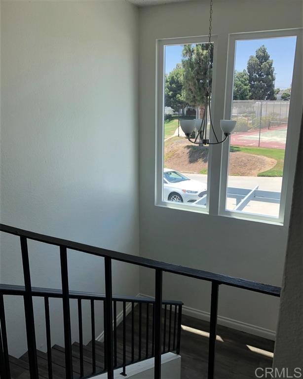 Building Photo - 1640 Maple Dr