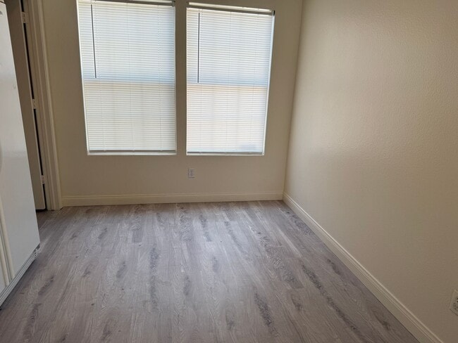 Building Photo - 876 Adobe Flat Dr