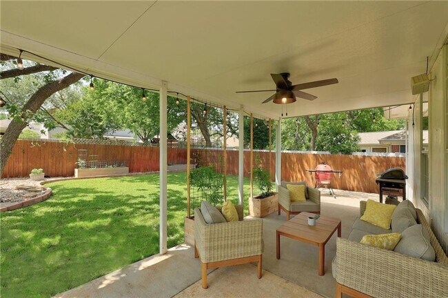 Building Photo - 1705 Azalea Dr