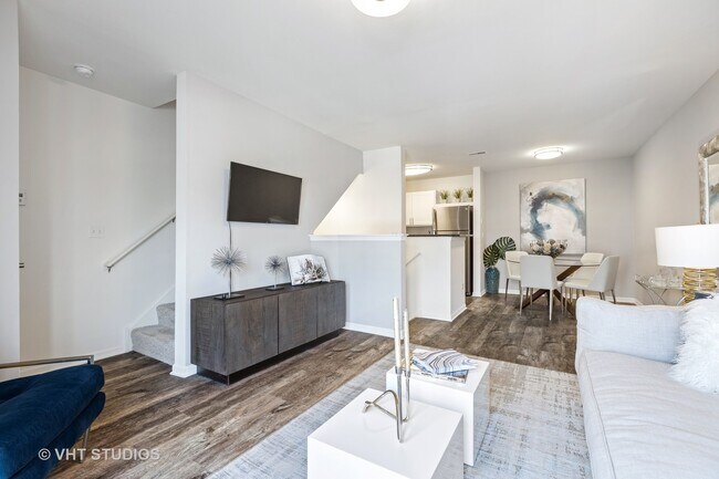Building Photo - 226 Bach Ct
