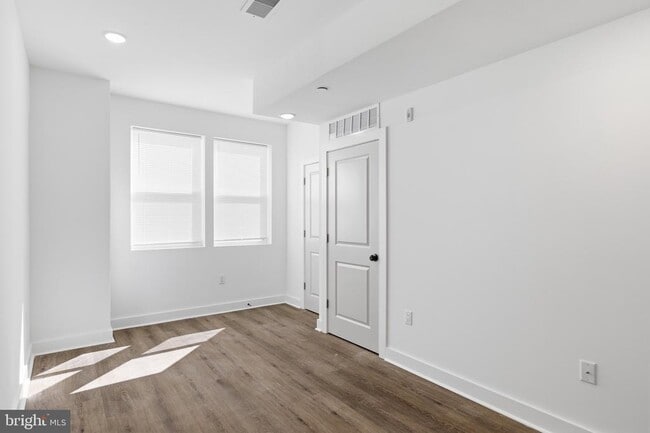 Building Photo - 2146 N Franklin St