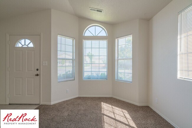 Building Photo - 2620 E 700 N