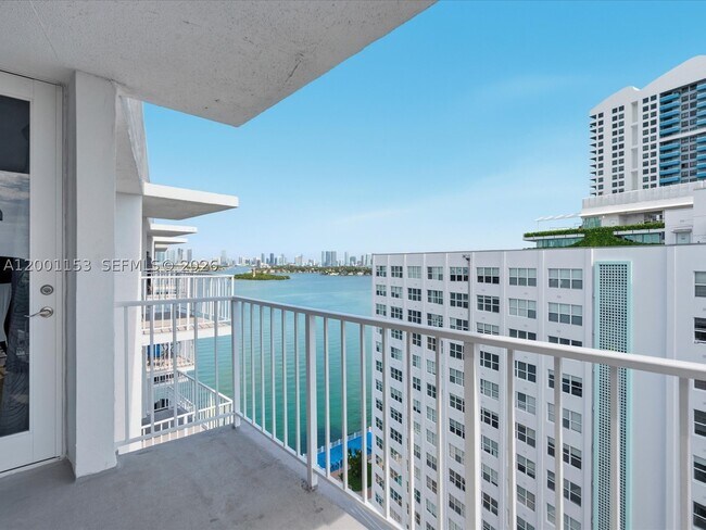 Building Photo - 1228 West Dr