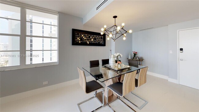 Building Photo - 5601 Collins Ave