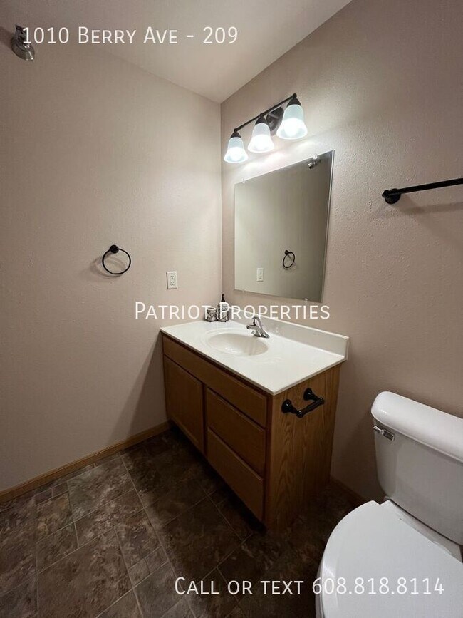 Building Photo - 1010 Berry Ave