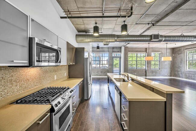 Building Photo - 411 NW 1st Ave