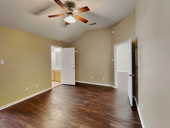 Building Photo - 29010 Ashbrook Ln