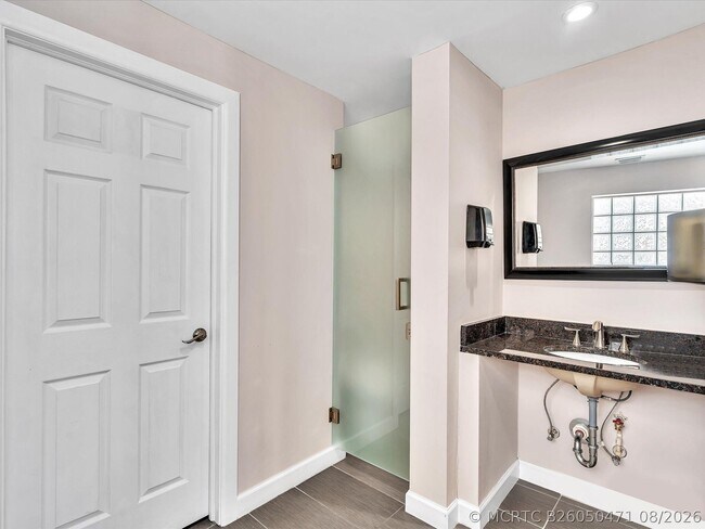 Building Photo - 1410 S Ocean Dr