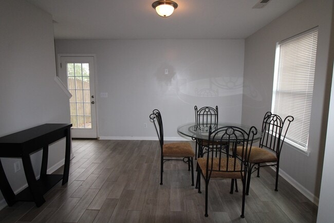 Building Photo - 1840 Polaris Dr