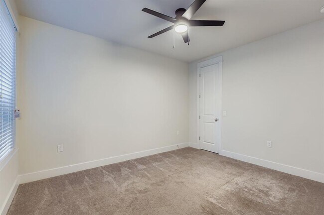 Building Photo - 12518 Red Sparrow St