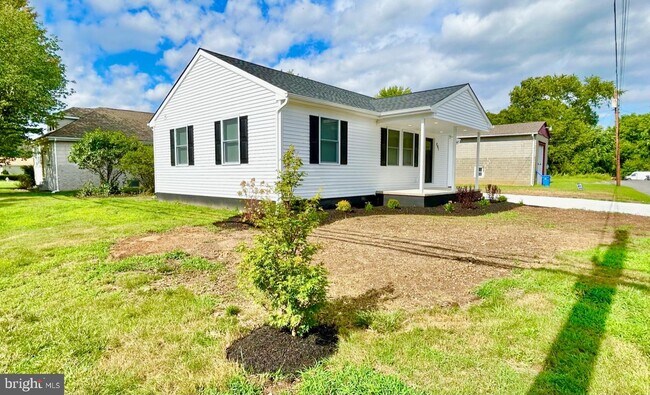 Building Photo - 201 McKinley Ave