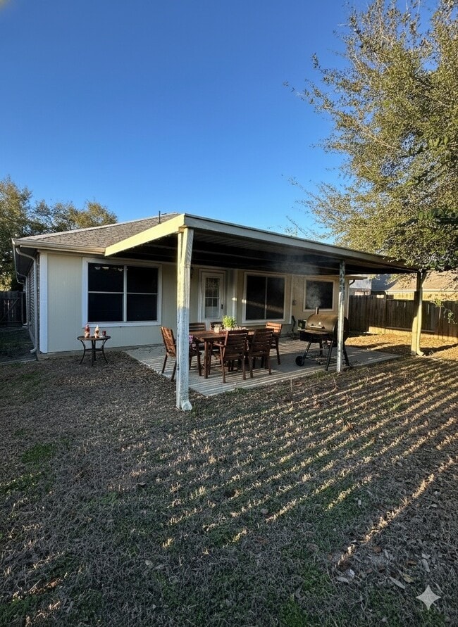 Building Photo - 2882 Sun River Ln