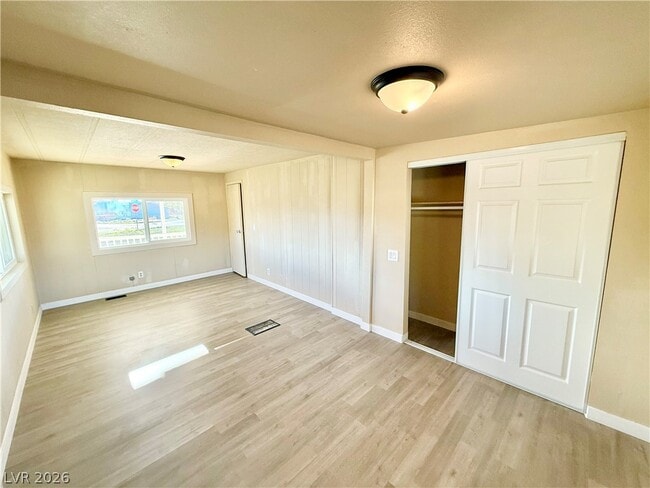 Building Photo - 1480 W Irons St