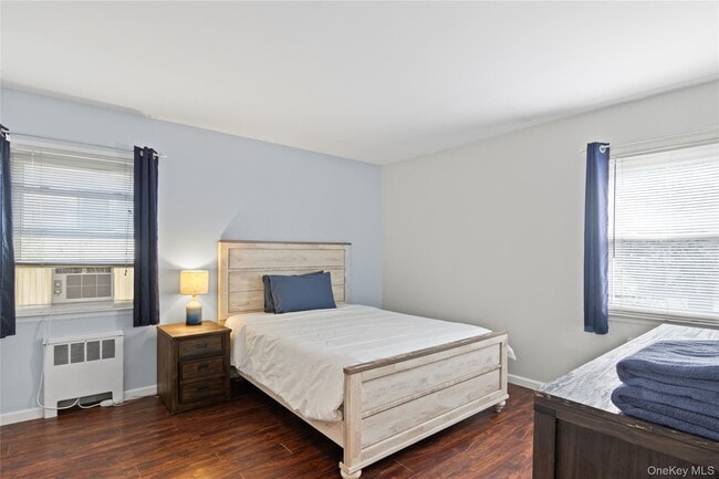 Building Photo - 11 Glenwood Rd