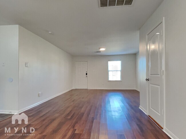 Building Photo - 6110 Coral Cv Rd