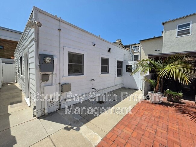 Building Photo - 57 7th Ct