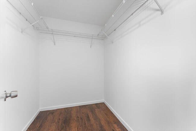 Building Photo - 6175 Riverwalk Ln