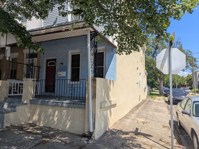 Primary Photo - 5529 Jefferson St