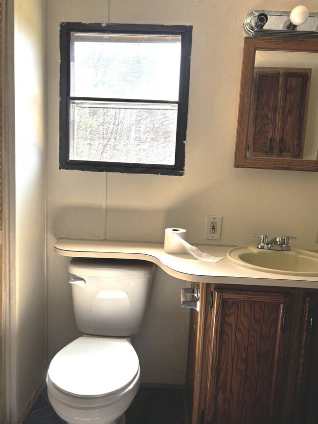 Building Photo - 499 Tanzman Rd