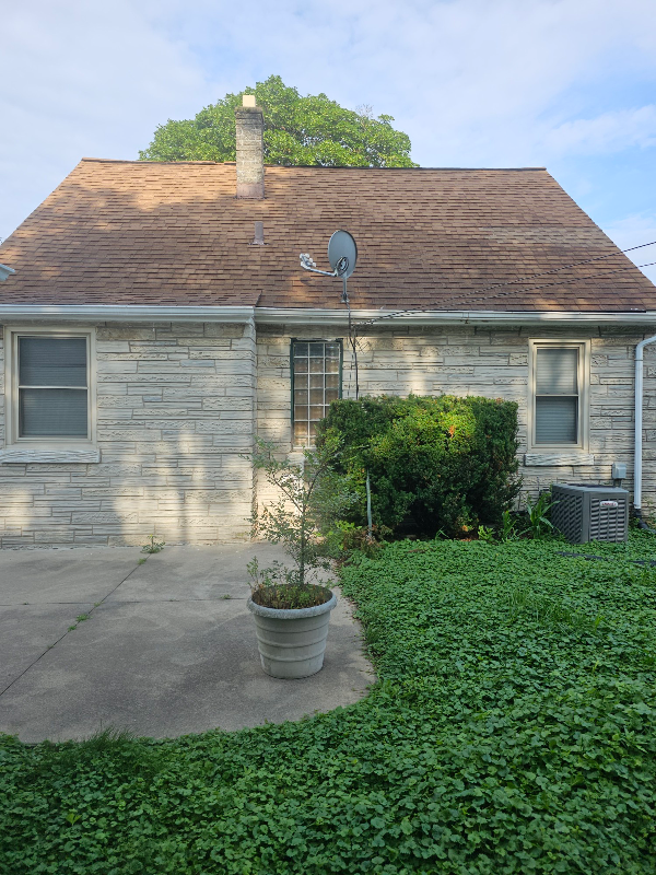 Building Photo - 2410 S 82nd St