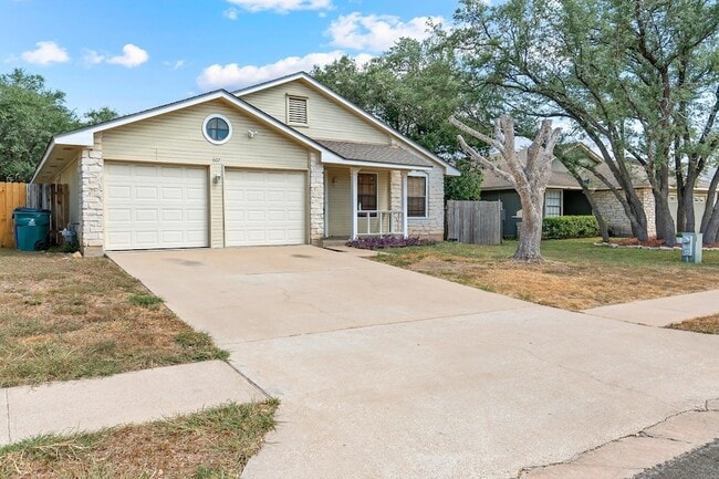Building Photo - 607 Russet Valley Dr