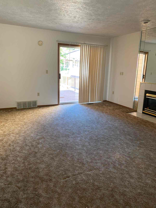 Building Photo - 901 W Holland Ave