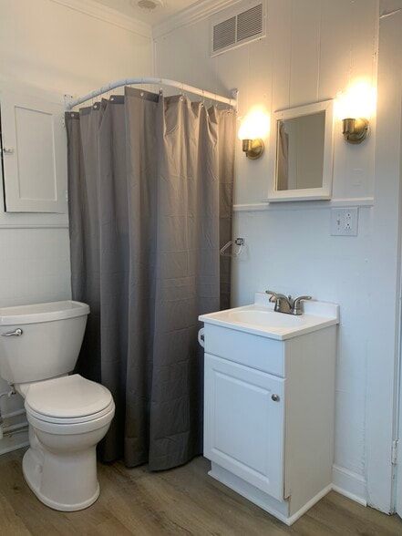 Building Photo - 1031 Hancock St