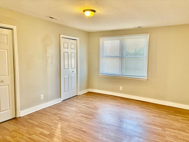 Building Photo - Updated 3BR/2BA House in Portland with bon...