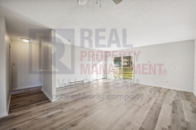 Building Photo - 6256 Wayland Rd