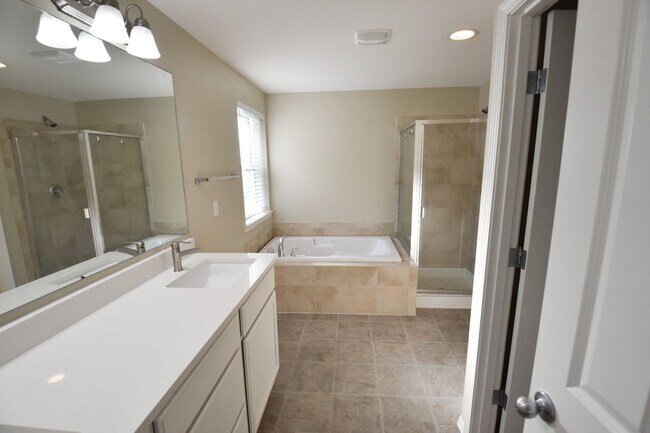 Building Photo - 22813 SE 287th Pl