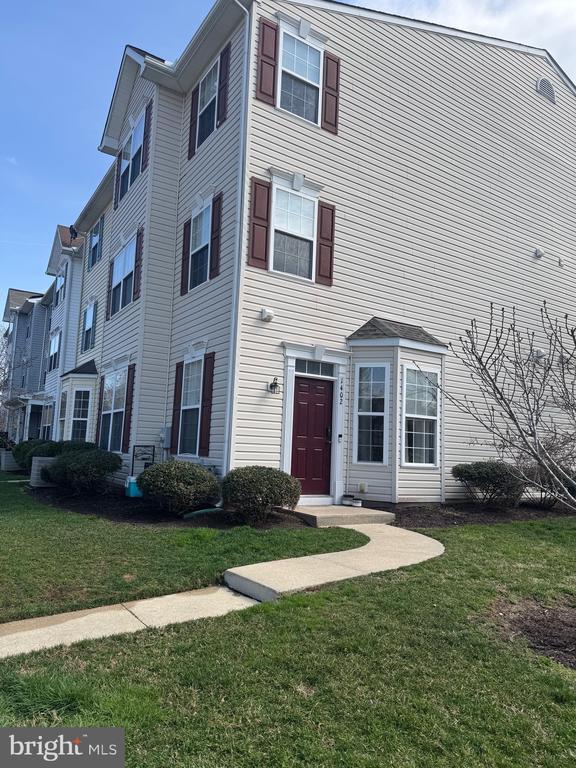 Building Photo - 1402 Blue Heron Dr